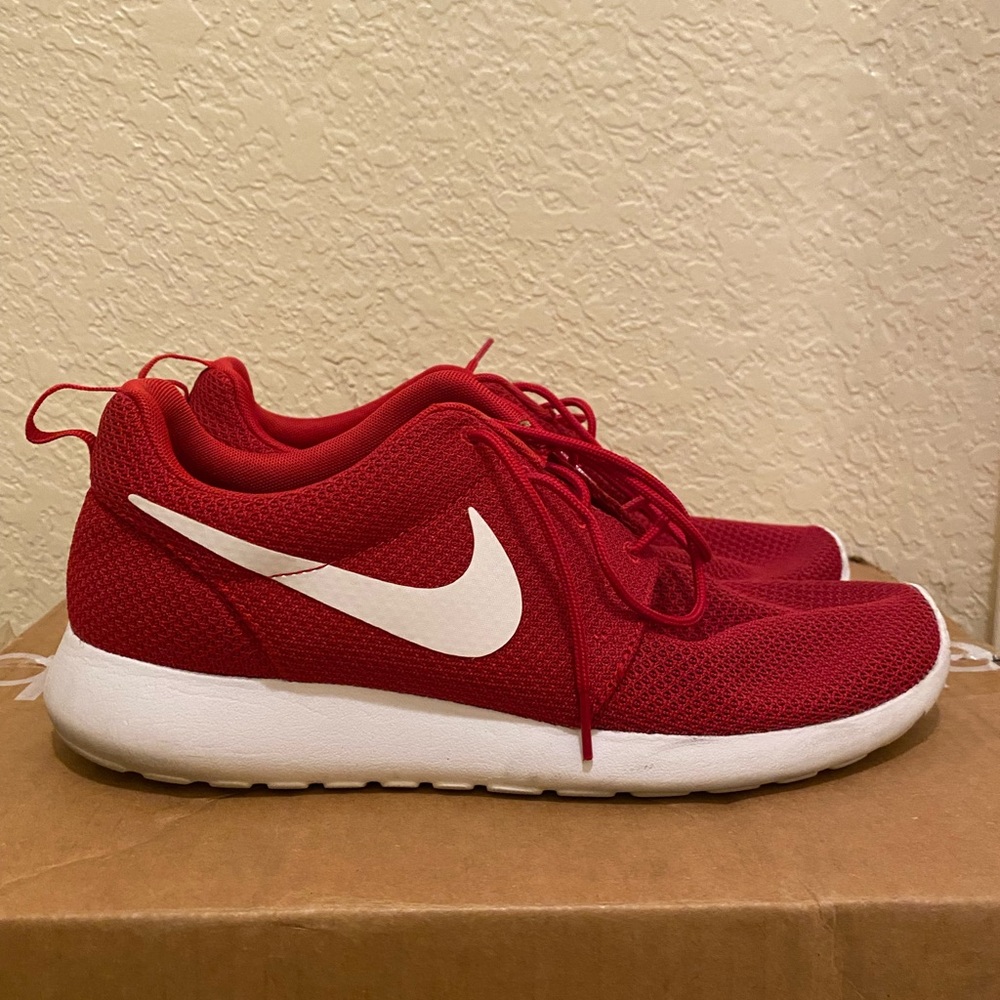 Nike Roshe Run - Gym Red
